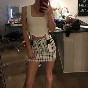PRETTYLITTLETHING BUCKLE TOP SIZE 2
